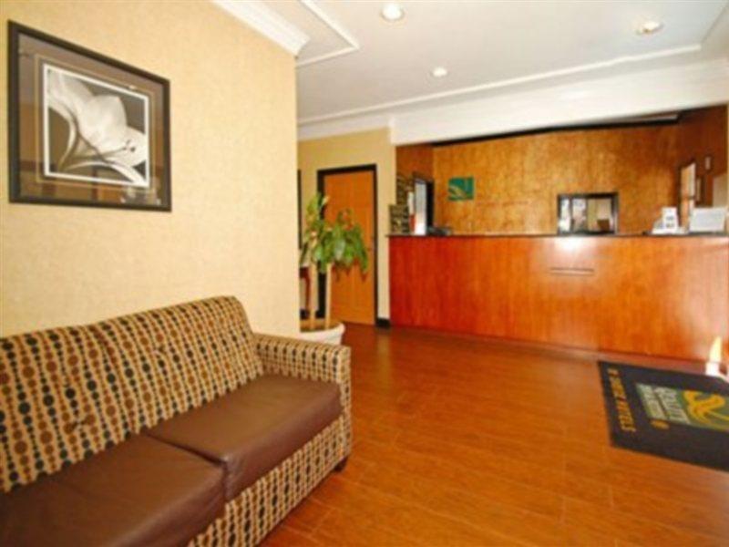 Quality Inn & Suites Lexington Dalaman gambar